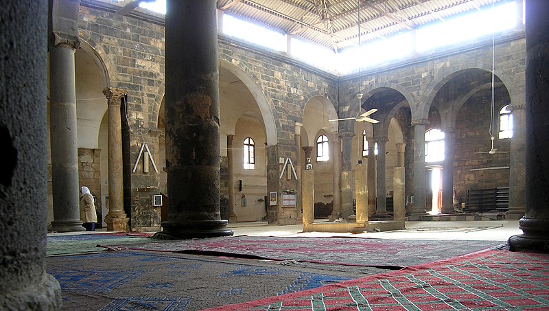 File:Mosque of umar, bosra, syria, easter 2004.jpg