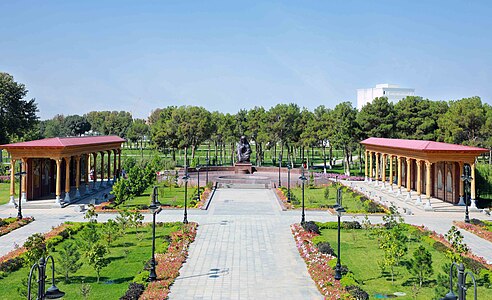 55. Mourning mother statue, Termez author - Jonibek Qo'zimurodov