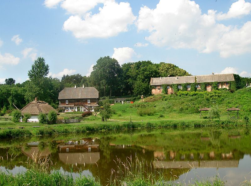 File:Muzeum Wsi Lubelskiej (Skansen).jpg