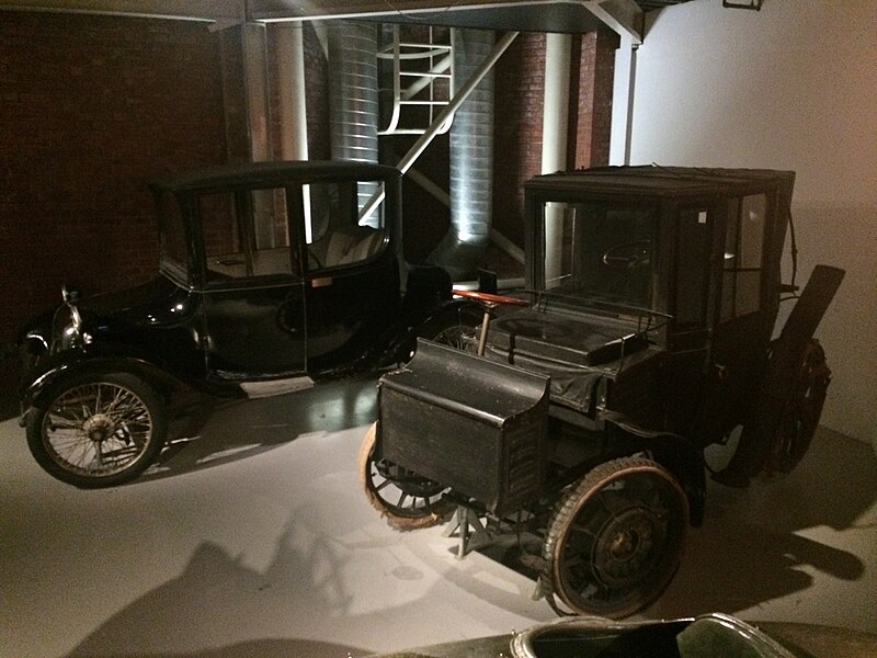 File:NTM Milburn 1919 and Jacob Lohner Ferdinand Porsche 1905 electric cars IMG 7447.JPG