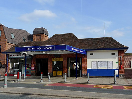 Northwood Hills tube station 2009.jpg