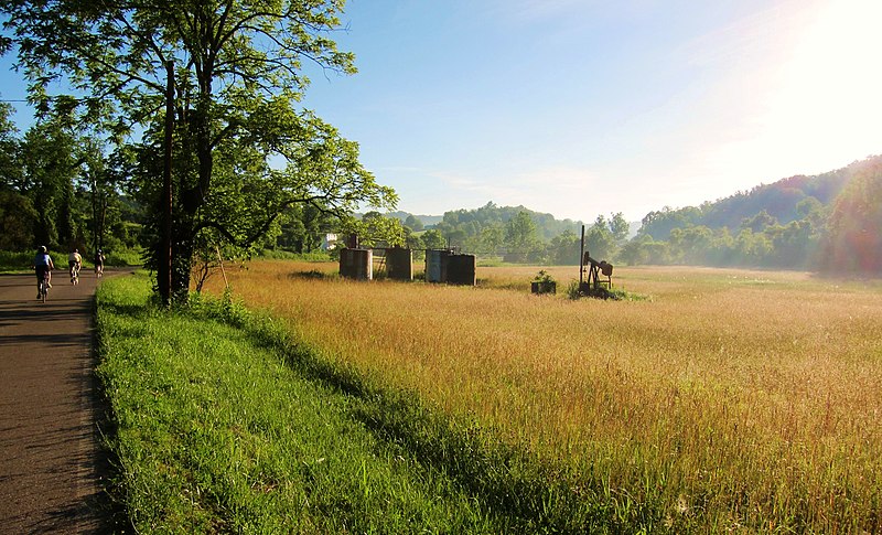 File:Oil Wells and Wheat - panoramio.jpg