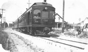 Oregon Electric train passing through Albany, Oregon (3230126720).jpg