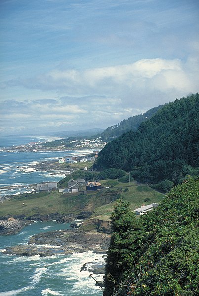 File:Pacific Coast Scenic Byway - Oregon - Coastal Shores of the Pacific - NARA - 7720907.jpg