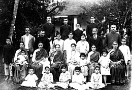 An extended Catholic family in Mangalore, belonging to the Baman caste. Circa. 1929. Pais Prabhu.JPG