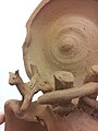 Título: Paisaje arcilloso ficticio con gato y Luna. Descripción de la técnica: realizado con pasta arcillosa, piezas torneadas y modeladas. En el proceso de secado.