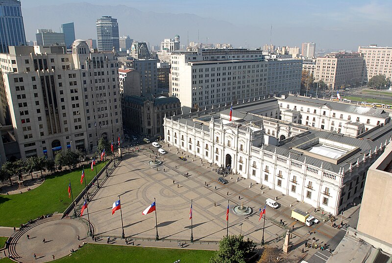 File:Palacio de la Moneda desde el aire.jpg