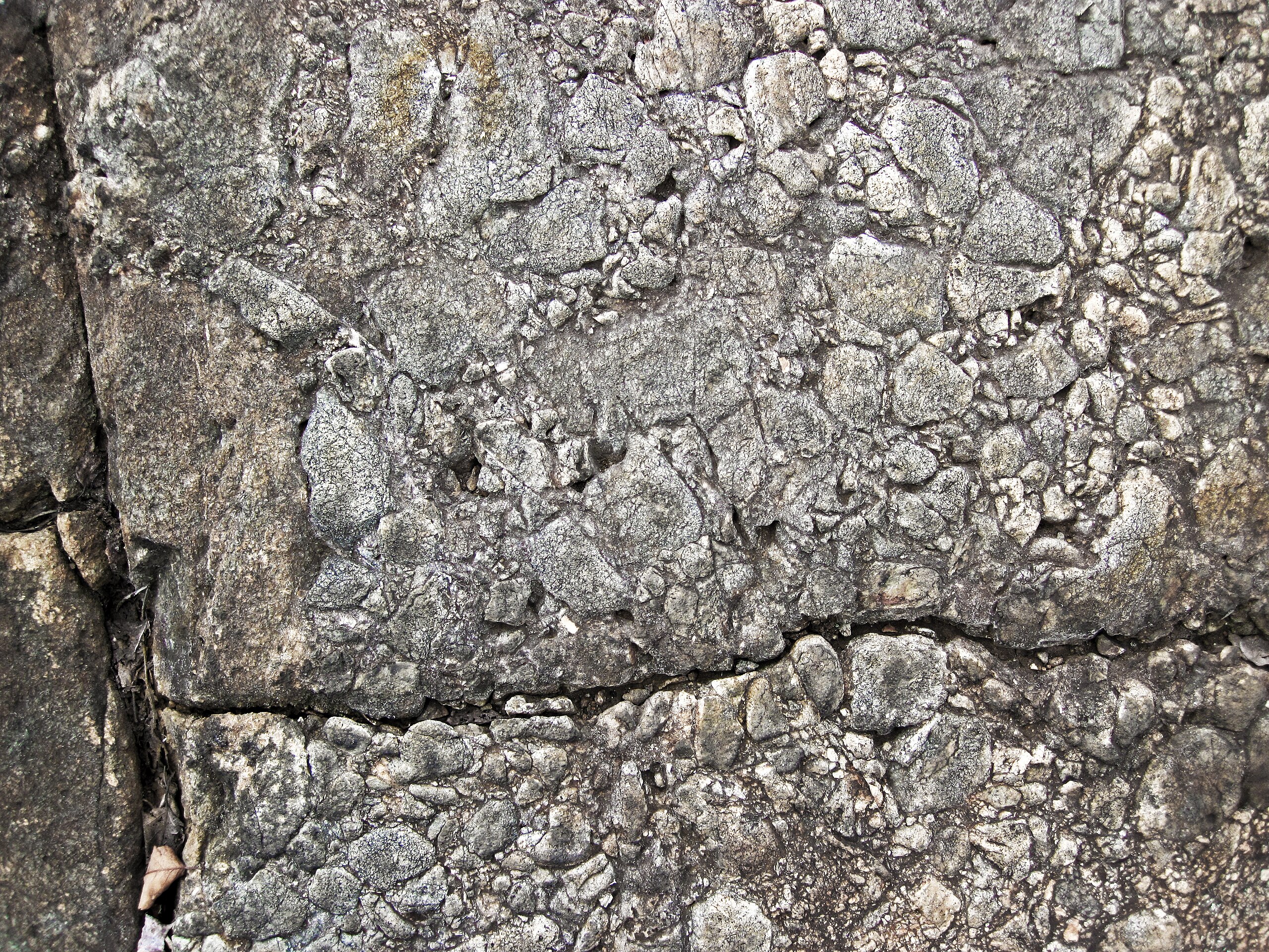 File:Flat rocks, Papa Westray - geograph.org.uk - 176550.jpg