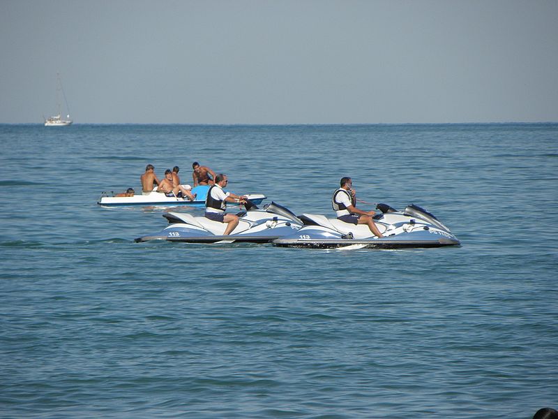 File:Pescara 2010-by-RaBoe-081.jpg