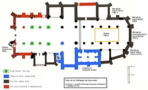 Plattegrond van het interieur van de kerk, met de bouwdata.