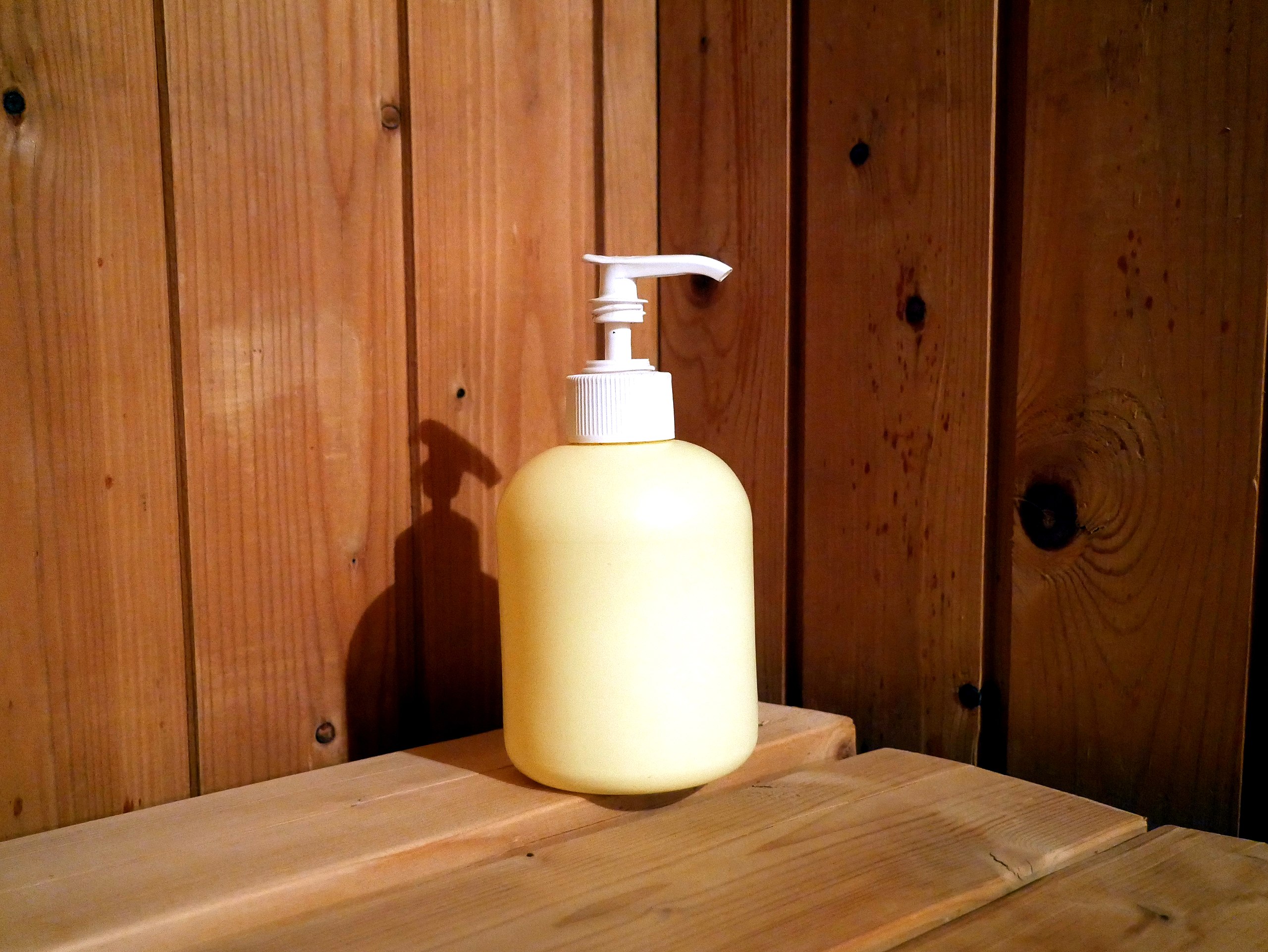 Soap dispenser - Wikipedia