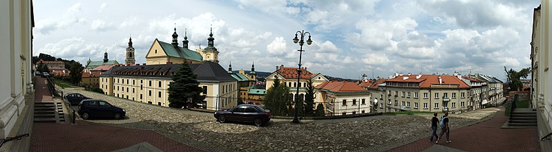 File:Przemyśl, pohled na město od kláštera bosých karmelitánů.jpg