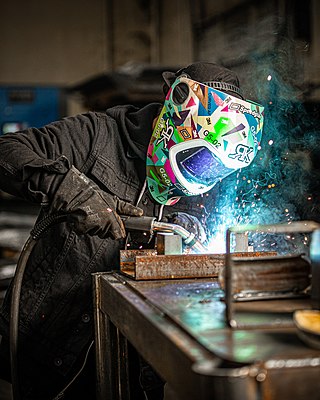 <span class="mw-page-title-main">Gas metal arc welding</span> Industrial welding process