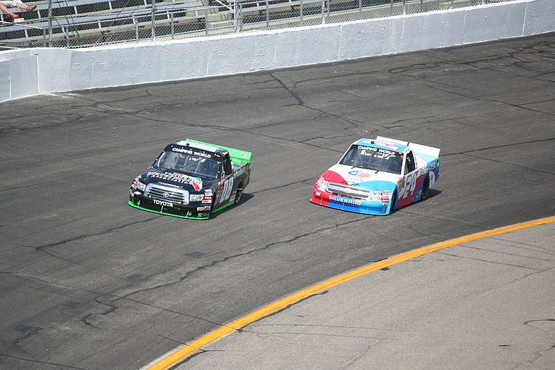 File:Rockingham Speedway - Camping World Truck Series - April 15th 2012 (6940377806).jpg