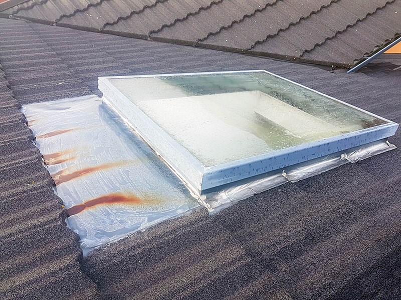 File:Roofing services roof skylight.jpg