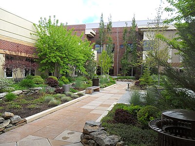 Sky Lakes Medical Center campus SAM 1036.JPG