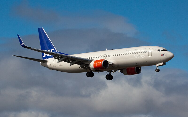 File:SAS B737-800 LN-RRG.jpg