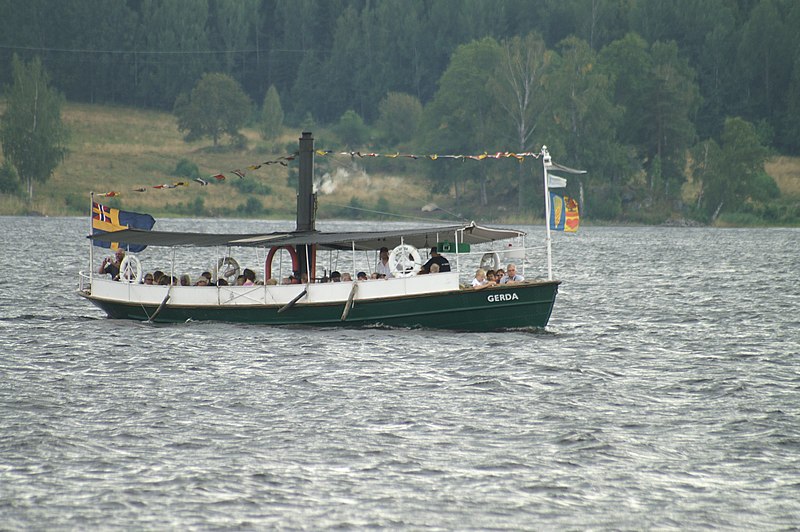 File:SS Gerda på Näshultasjön.JPG