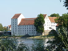 Der der Donau zugewandte Flügel des Straubinger Herzogschlosses