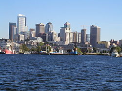 Vista del centro de Seattle desde el lago Union