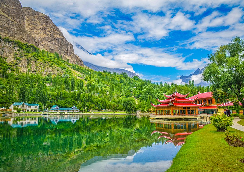 File:Shangrila resort skardu.jpg