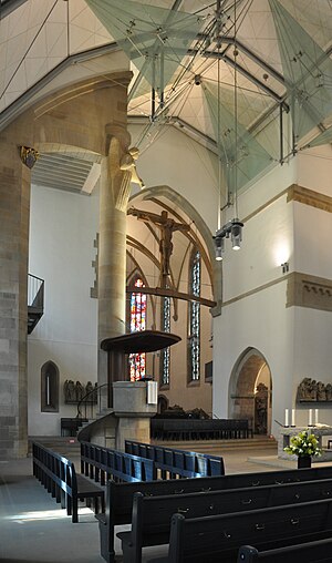 Stuttgart Stiftskirche Blick zur Kanzel und zum Chor.jpg