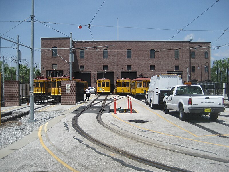 File:TampaStreetcarsAug2008CarbarnA.jpg