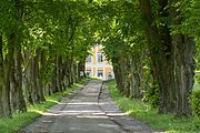 English: Castle Tillysburg was erected between 1633 and 1645. In 1720 it was modified by the architect Johann Michael Prunner Deutsch: Schloss Tillysburg wurde zwischen 1633 und 1645 errichtet und 1720 von Johann Michael Prunner umgebaut.   This media shows the protected monument with the number 38323 in Austria. (Commons, de, Wikidata)