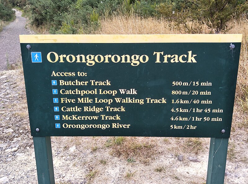 File:Trailhead Sign for Orongorongo Track.jpg