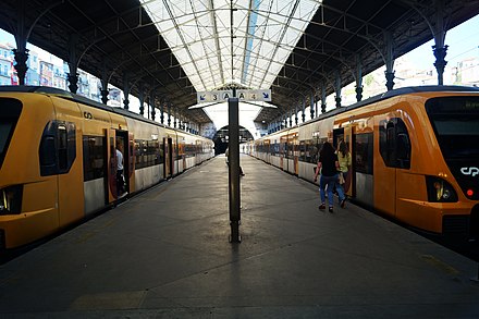 A train station (estação de comboio) in Porto.