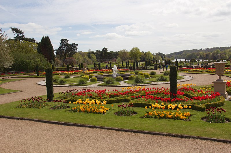 File:Trentham Gardens 2015 39.jpg