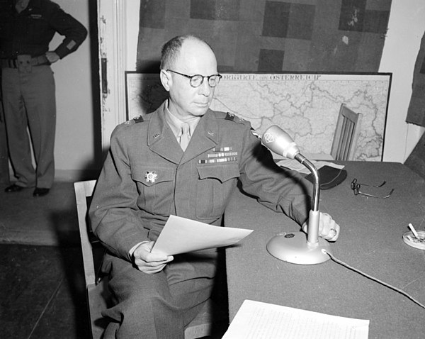 Robertson giving speech to the Salzburg Radio Rot-Weiß-Rot on June 6, 1945