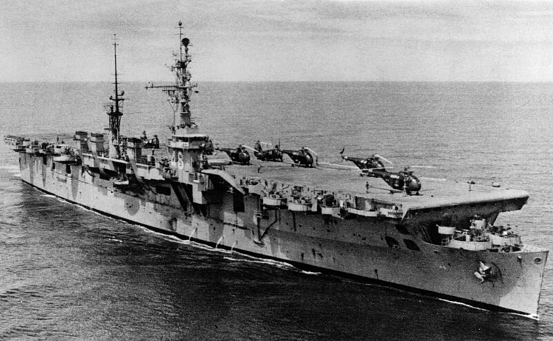 File:USS Saipan (CVL-48) at sea with helicopters embarked, circa in 1955 (NH 67747).jpg