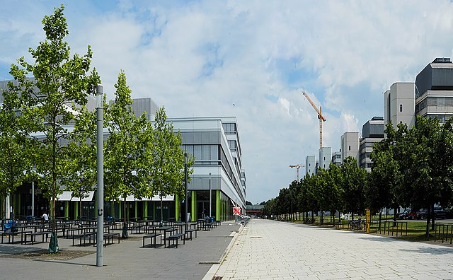 640px-University_of_Bielefeld.jpg (640×396)