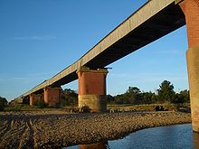 VM0260 Stratford - Puente ferroviario del río Avon.jpg