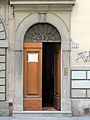 osmwiki:File:Via della colonna 22, casa con stemma 02.JPG