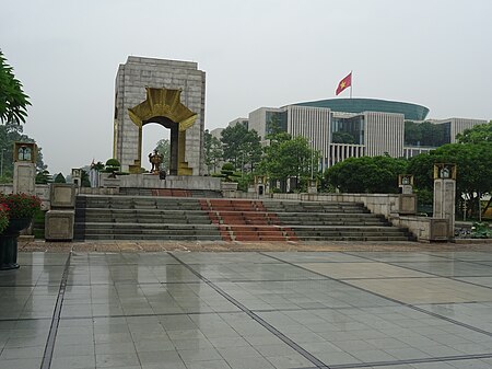 Tập_tin:Vietnam_War_Memorial_and_National_Assembly_Building.jpg
