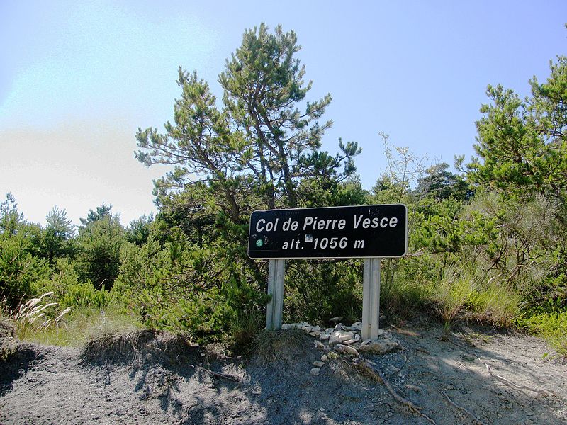 File:Villebois-les-Pins Col de Pierre Vesce.jpg