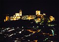 Vista nocturna del Castillo de la Mota, Alcalá la Real.jpg