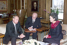 Governor General Adrienne Clarkson (right) meets with Russian president Vladimir Putin (left) in the governor general's study of Rideau Hall, 18 December 2000 Vladimir Putin in Canada 18-19 December 2000-2.jpg