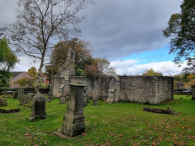 The original West Calder Church, dates to 1643 but is now a ruin.