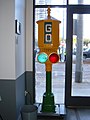 Wiley birdcage traffic signal