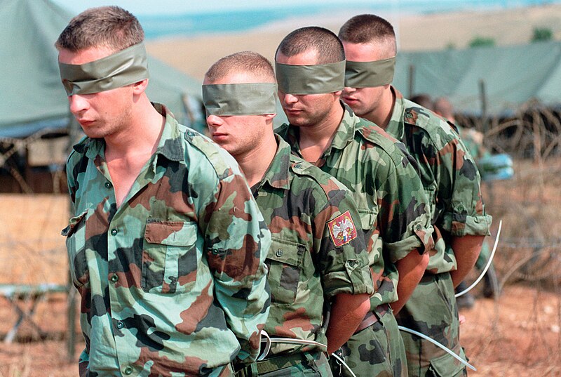File:Yugoslav EPWs detained in Kosovo by the USMC's 26th MEU (July 1999).jpg