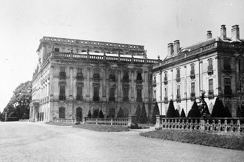File:(Eszterháza), Esterházy-kastély. Fortepan 5966.jpg