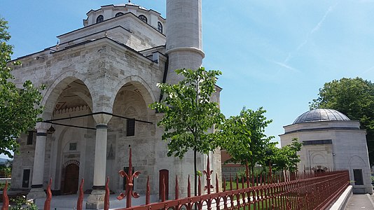 Ferhat-pašino turbe pored džamije koju je podigao