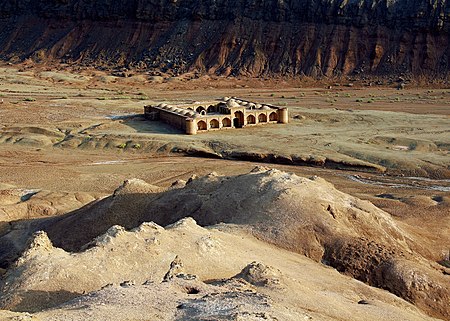 کاروان سرای چاه کوران(چاکورو).jpg