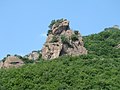 山石（下面有个庙） - panoramio.jpg
