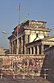 0600 1989 Berlin Mauer (28 dec) (14308041434).jpg