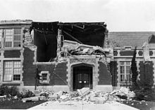 ההרס בבית ספר ג'ון מיור שבלונג ביץ', קליפורניה