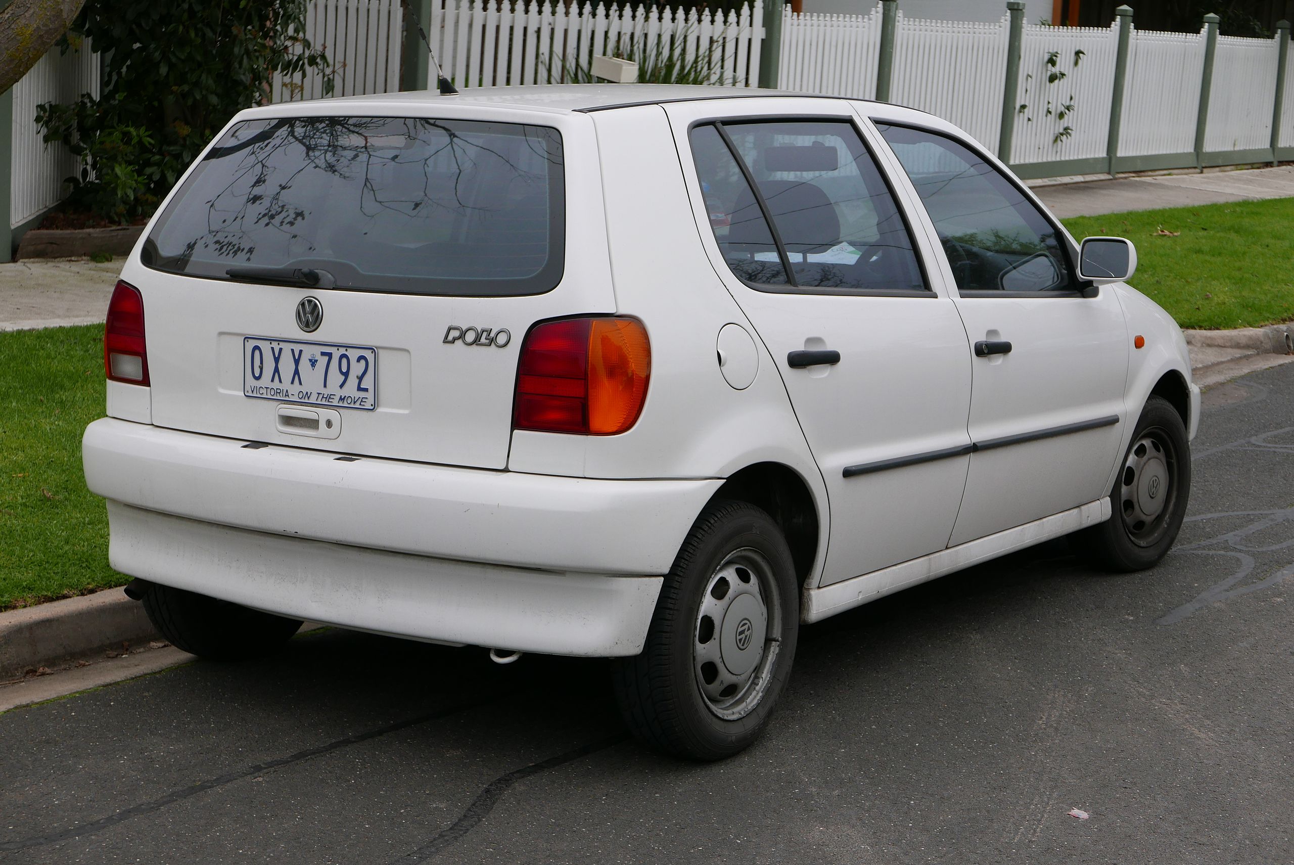 File:VW Polo 5-door.JPG - Wikimedia Commons